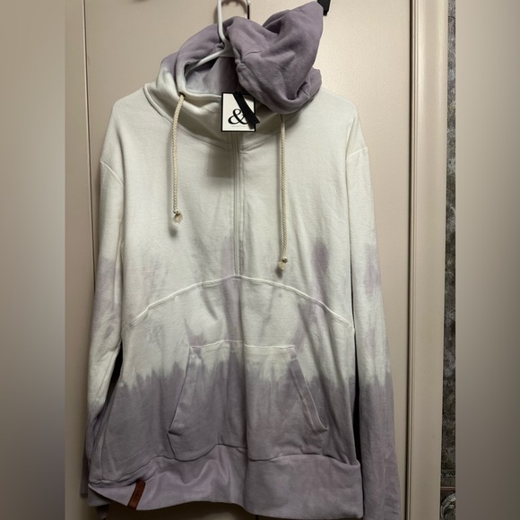 AMPERSAND AVE Tops - Ampersand hoodie